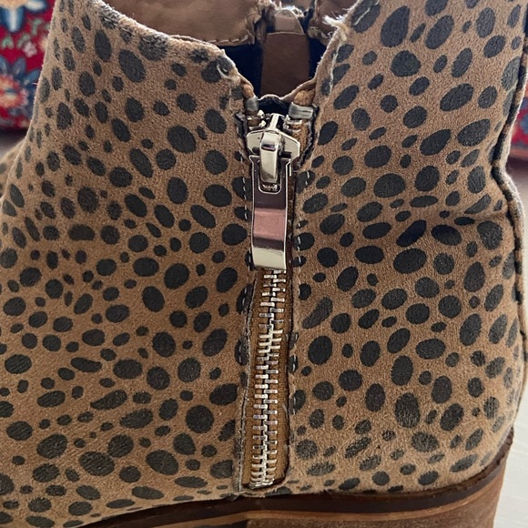 Let’s See Style Leopard Print Leather Ankle Boot. sz. 6 - Picture 5 of 8